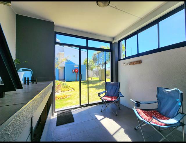 2 BEDROOM APARTMENT FOR SALE IN BURGUNDY ESTATE